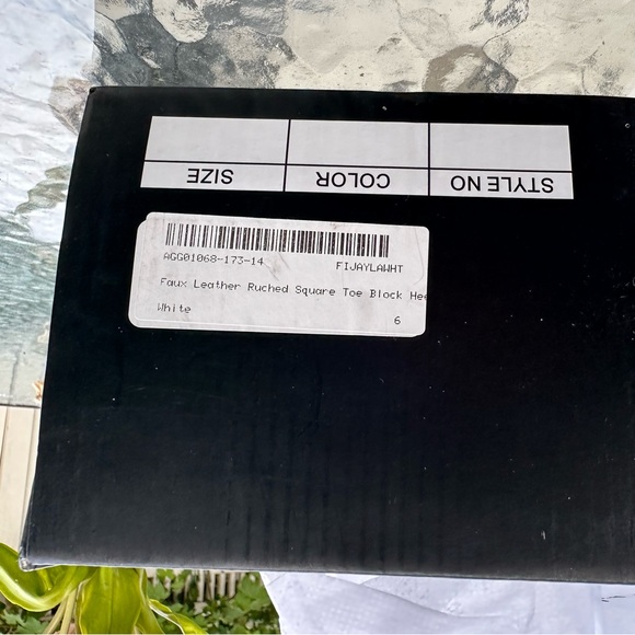 NASTY GAL WHITE RUCHED HEELS - Picture 3 of 4